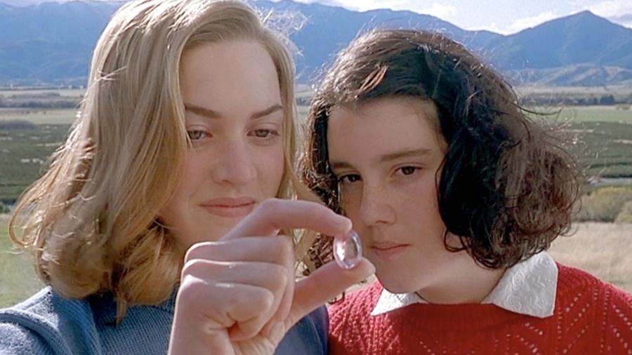 Kate Winslet e Melanie Lynskey no filme "Alma Gêmeas" (1994) - Divulgação
