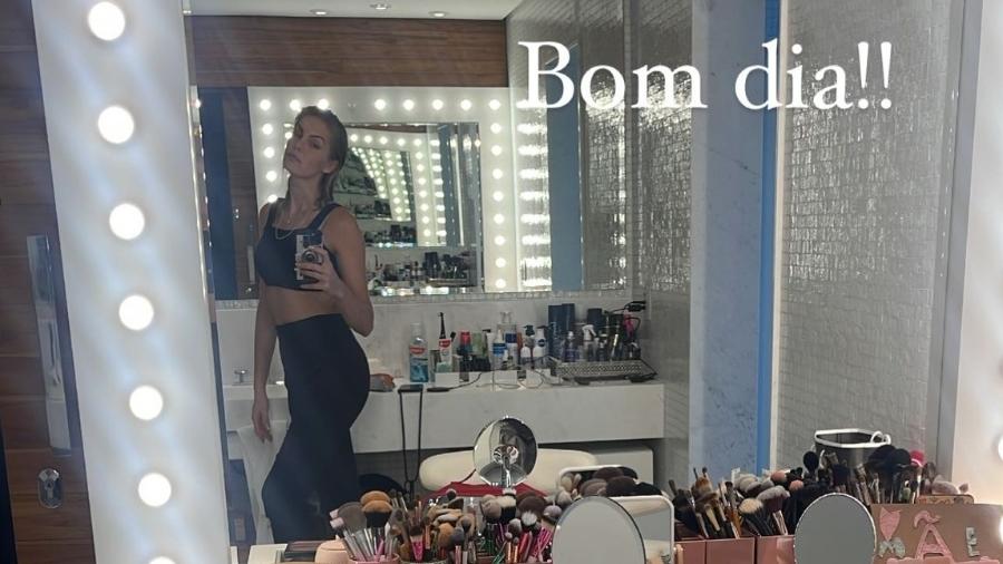 Ana Hickmann posta selfie após ex-marido pedir sua prisão