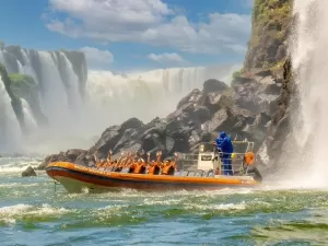 Cataratas do Iguaçu com crianças tem passeio de barco 'com emoção' e safári