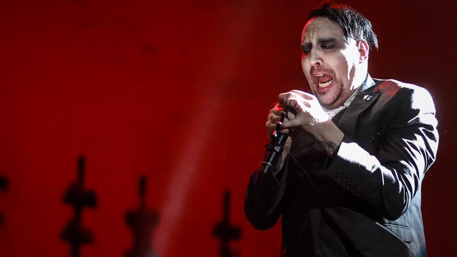 Marilyn Manson convive com boato de ter tirado as costelas