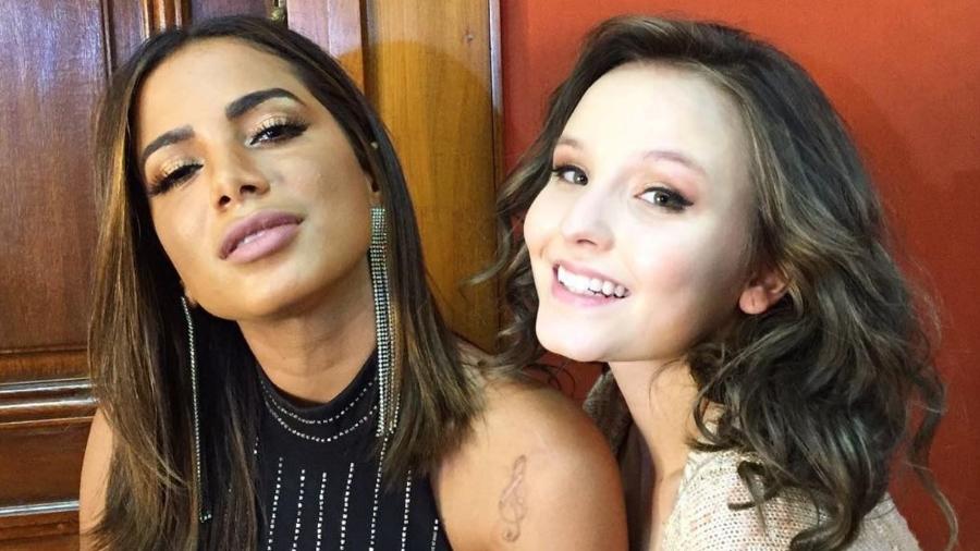 Anitta e Larissa Manoela nos bastidores de gravação do filme "Meus 15 Anos" - Reprodução/Instagram