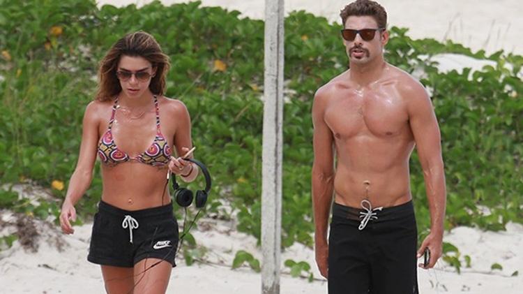 Ao lado da namorada, Cauã Reymond chama atenção pelo bigode - Dilson Silva/AgNews - Dilson Silva/AgNews