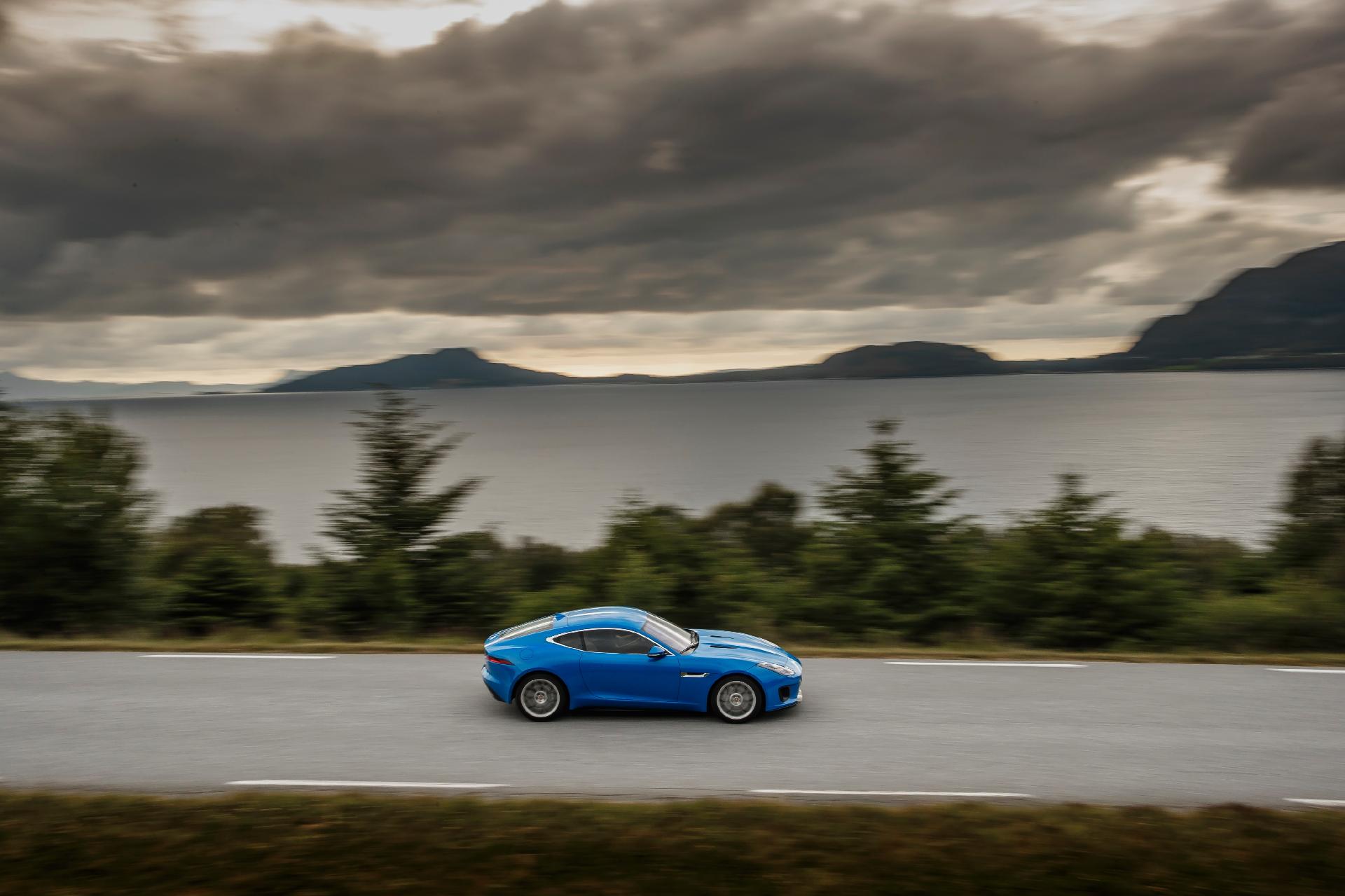 Jaguar F-Type 2.0 Turbo - Divulgação