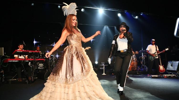 Ivete Sangalo e Anitta no palco do Baile da Vogue de 2015 - Divulgação - Divulgação