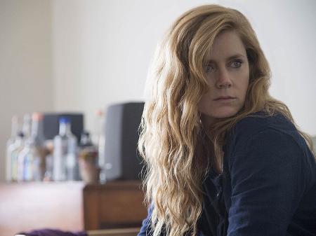 Amy Adams em cena de "Sharp Objects", da HBO - Divulgação