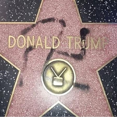 Estrela de o Donald Trump na Calçada da Fama de Hollywood foi vandalizada  - Reprodução