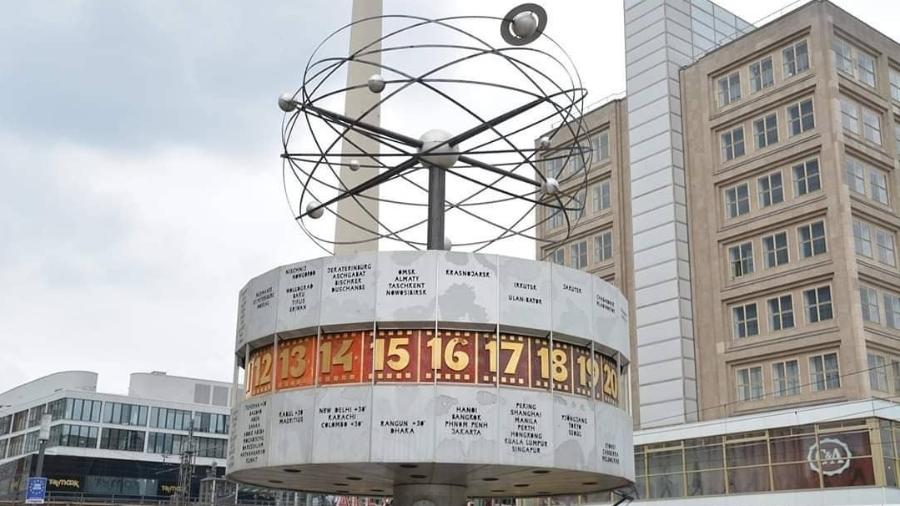 Relógio do Horário Mundial, na Alexanderplatz, em Berlim, na Alemanha - Reprodução/Instagram