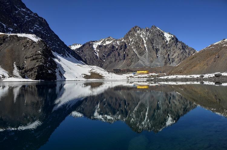 O espelho da Laguna del Inca: 'quintal' do resort de se esqui Portillo
