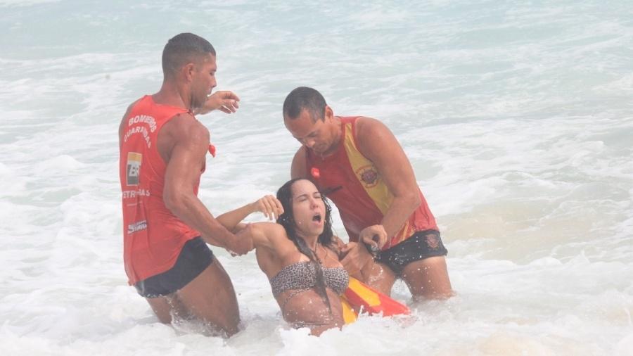Melão se afoga e é resgatada na praia da Barra, no Rio - Fabrício Pioyani/ Agnews