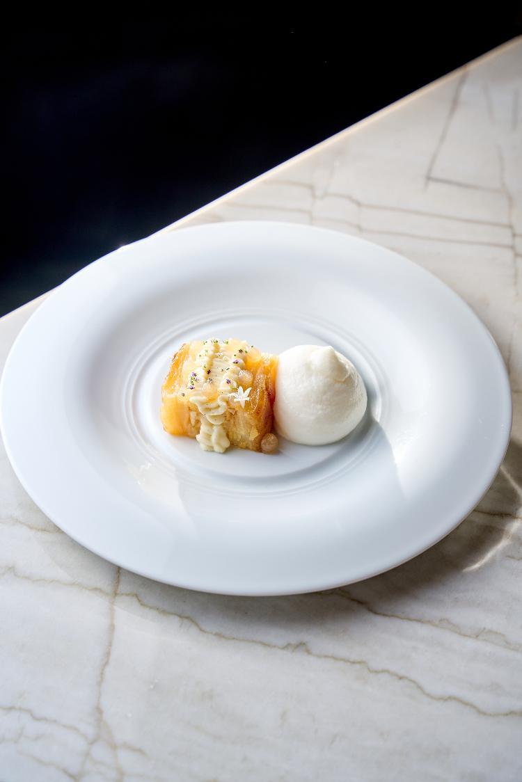 Flan de leite, com laranja e bottarga, do Nelita Flan de leite, com laranja e bottarga, do Nelita