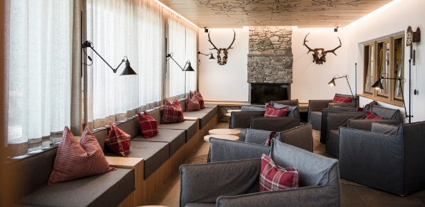 Área social do Hotel Hubertus, localizado na comuna italiana de Valdaroa - Divulgação/Hotel Hubertus - Divulgação/Hotel Hubertus