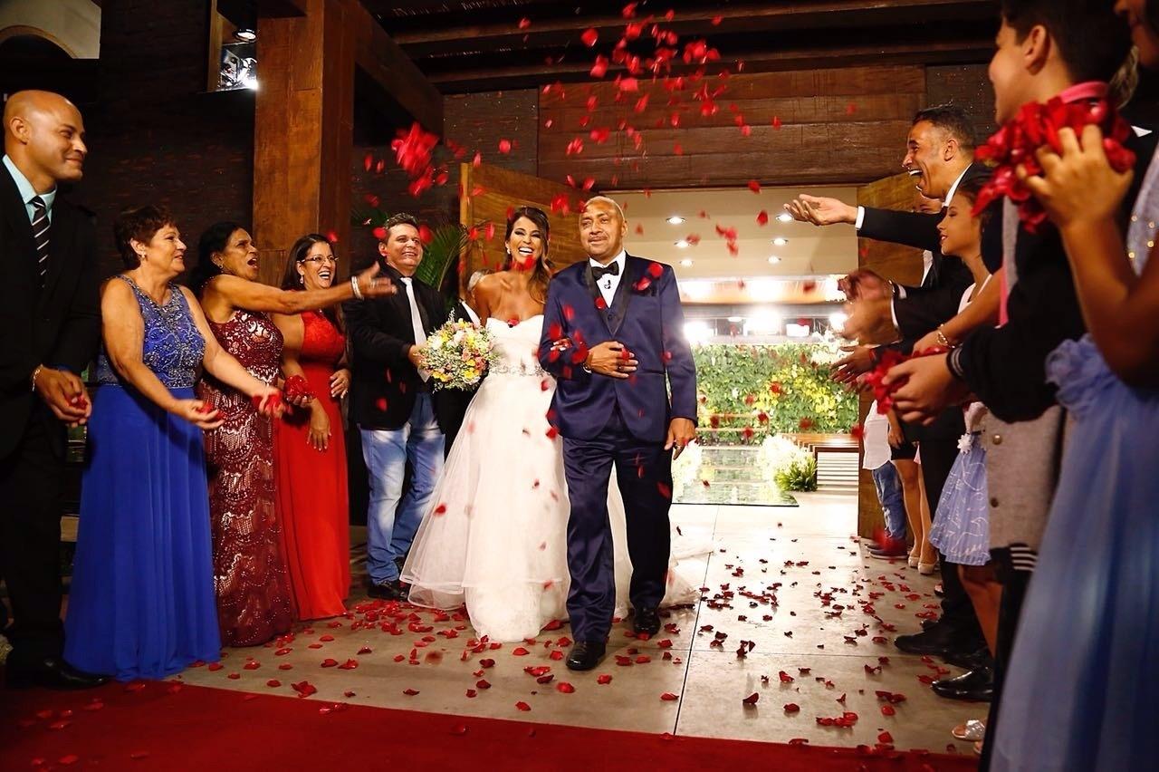 Juntos há 20 anos, Nana Magalhães e Tiririca se casam no programa "Eliana" - Divulgação/SBT