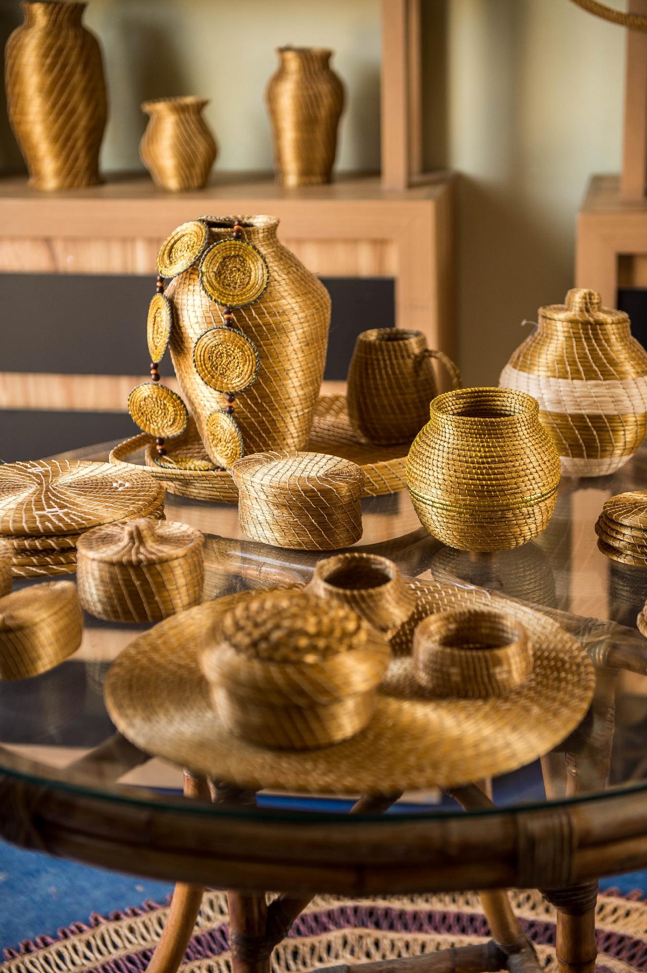 Na loja estão expostas produtos do artesanato típico da região do Jalapão, Tocantins, onde se passa a trama de Walcyr Carrasco - Raquel Cunha/Globo