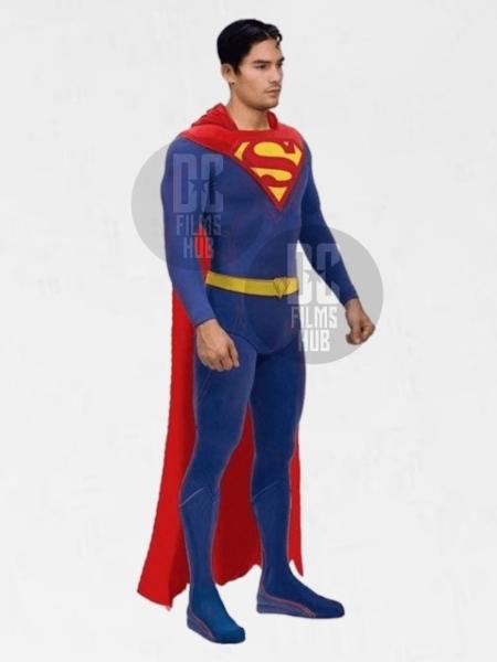 Este é o uniforme que DJ Cotrona usaria para interpretar Superman - Reprodução - Reprodução