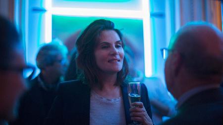 A atriz Emmanuelle Seigner, mulher do diretor Roman Polanksi, em cena de "Baseado em Fatos Reais" (2017) - Reprodução