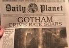 Diretor mostra easter eggs de Batman e Superman do trailer de "Shazam!" - Reprodução/Instagram/ponysmasher