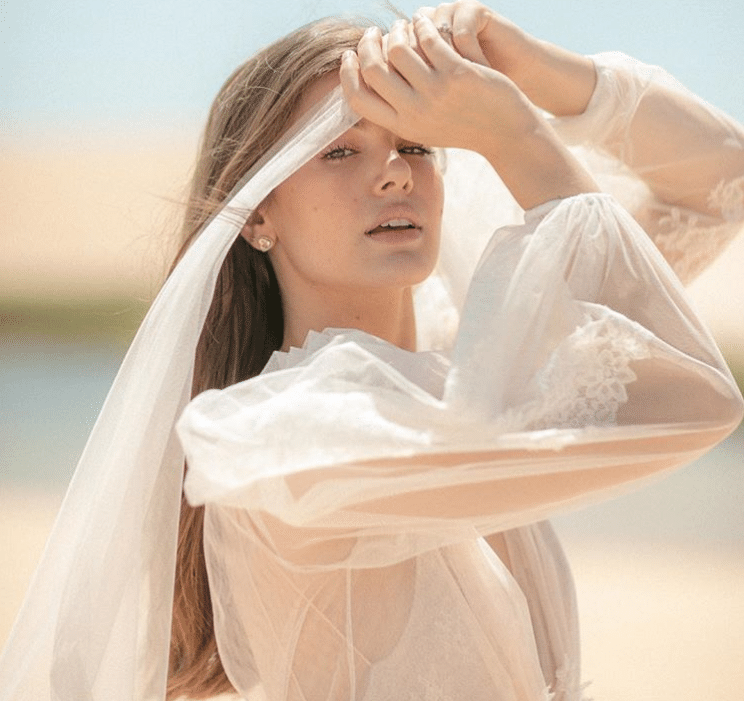 Camila Queiroz e Klebber Toledo: Veja fotos do ensaio pré-wedding do casal - Reprodução/Instagram