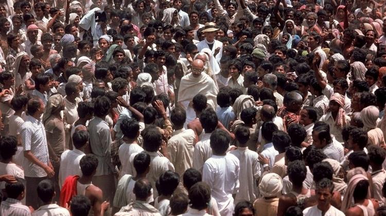 Imagem do filme "Gandhi" (1982), dirigido por Richard Attenborough - Reprodução - Reprodução