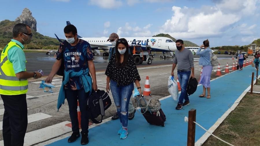 Turistas chegam a Fernando de Noronha após a reabertura da ilha após meses fechada por conta da pandemia - Geórgia Kyrillos