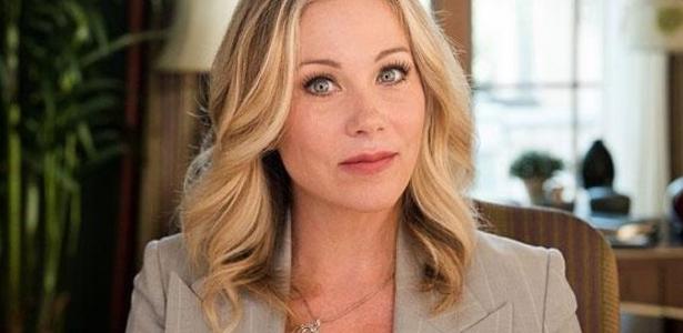 Christina Applegate revela ter esclerose múltipla - Vimarsana News