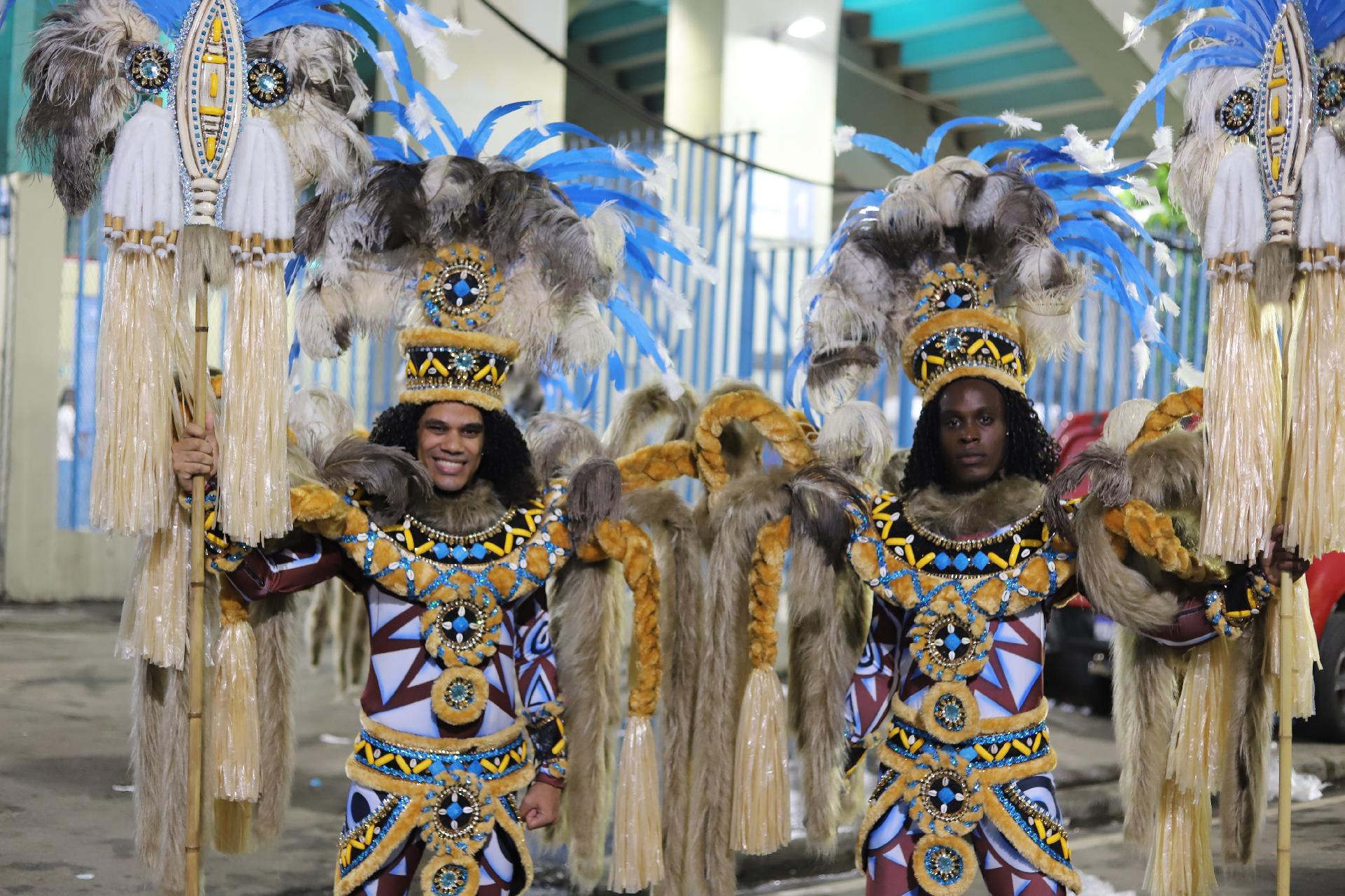 23.abr.2022 - Concentração do desfile da Vila Isabel - Zô Guimarães/UOL