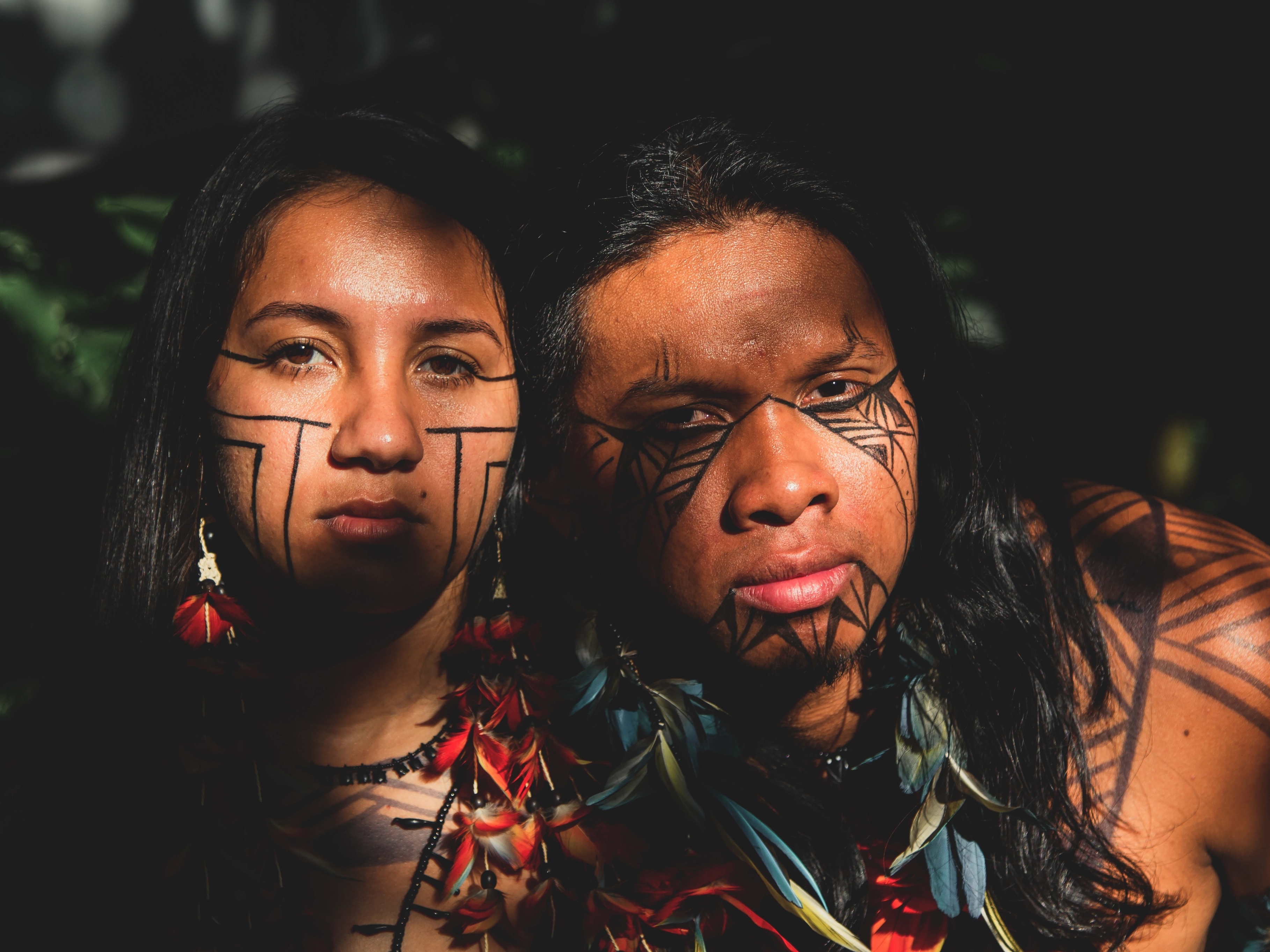 A história de amor e de ativismo de Tukumã Pataxó e Samela Sateré Mawé
