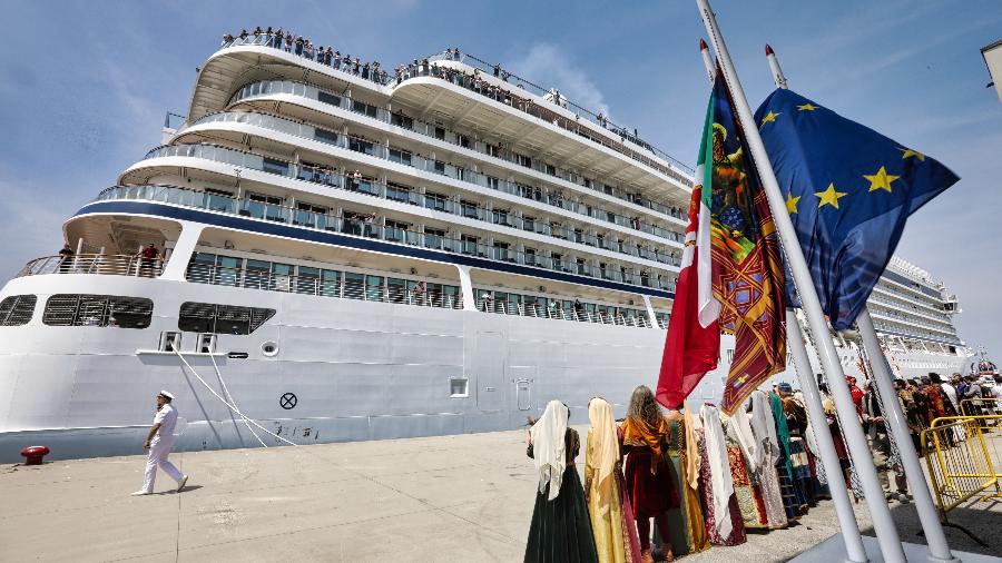 Porto de Chioggia recebe o navio de cruzeiro Viking Sky - Mirco Toniolo/AGF/Universal Images Group via Getty Images