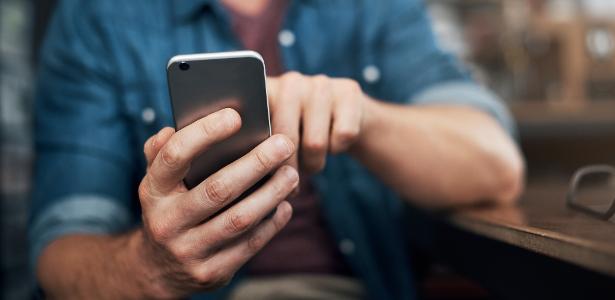 Sabia que mandar print sem autorização pode render multa e até cadeia?