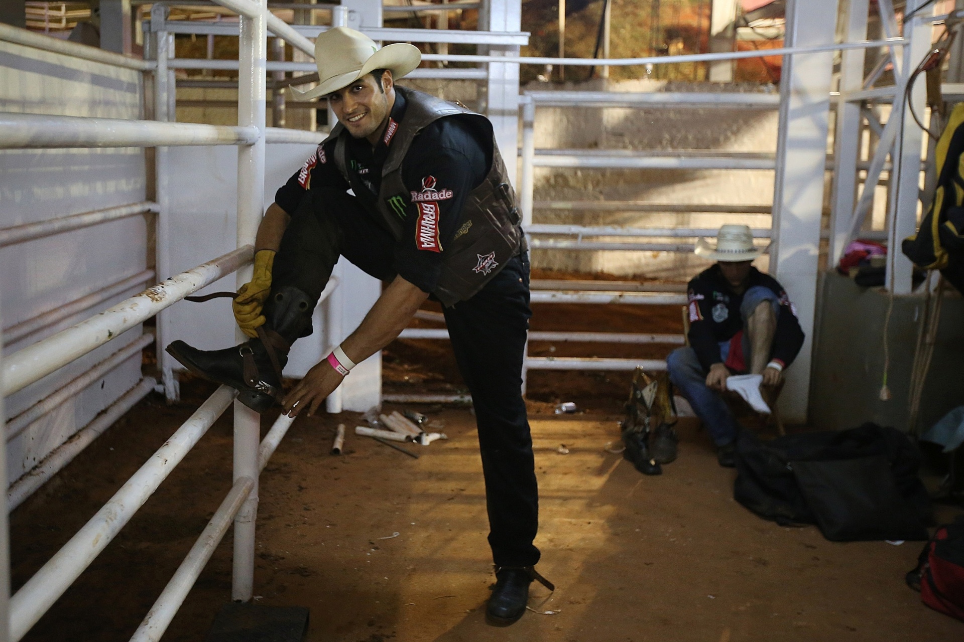 20.ago.2015 - André quer morar um tempo nos EUA e competir na PRC, que é um campeonato com cavalo e touro - Reinaldo Canato/UOL