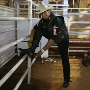 Fotos: Conheça André Forzan Pessoa, o peão gato de Barretos 2015 -  21/08/2015 - UOL Entretenimento