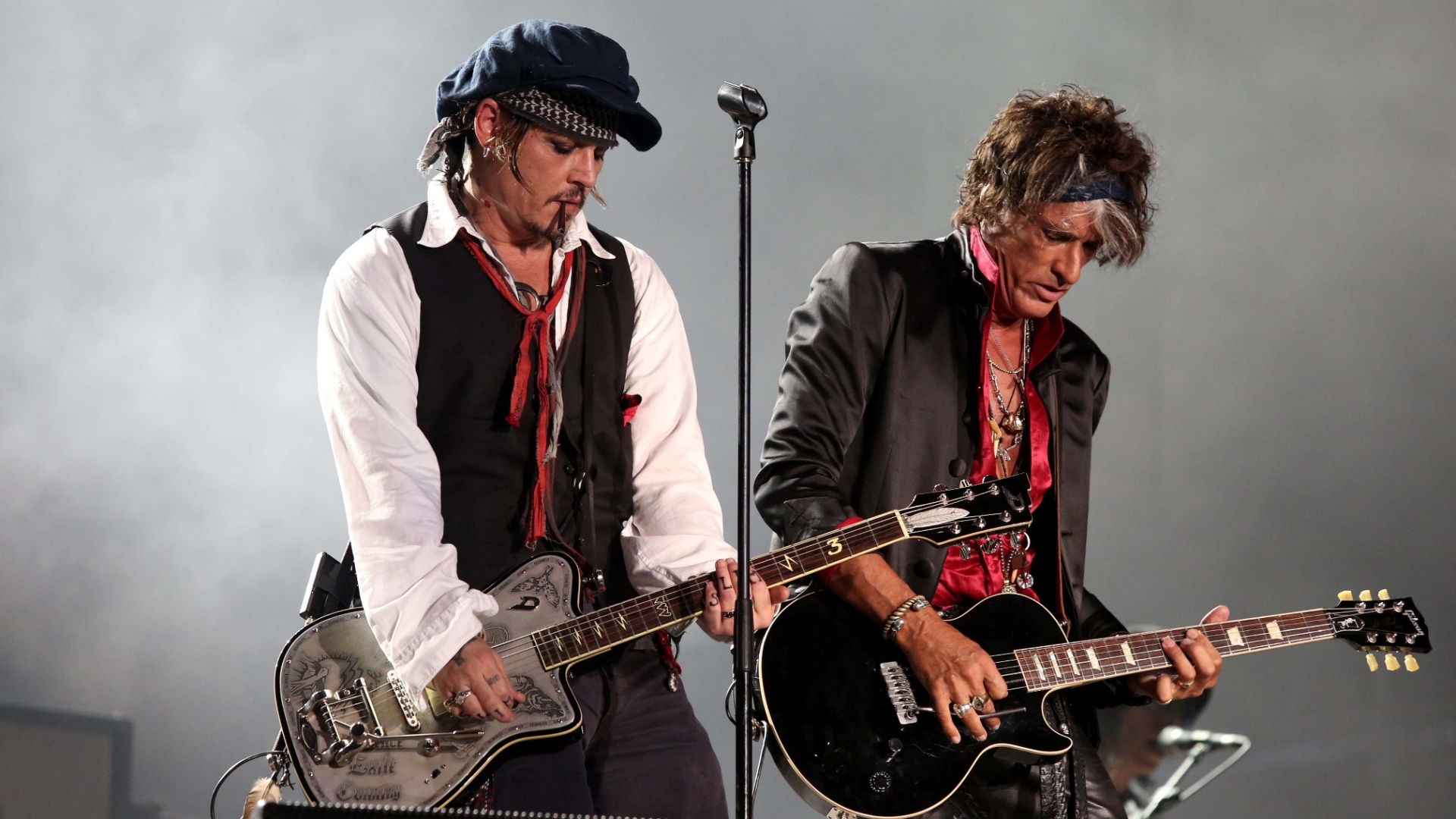 24.set.2015 - Johnny Depp, Alice Cooper e Joe Perry se apresentam no grupo Hollywood Vampire no palco Mundo no Rock in Rio 2015 - Marco Teixeira/UOL