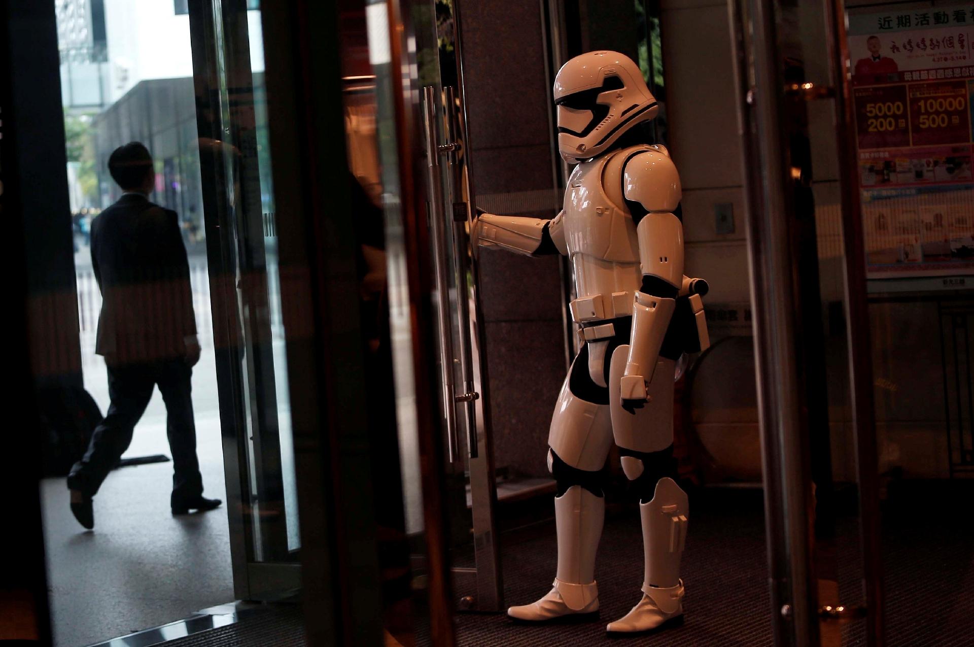Fãs vestidos como personagens de "Star Wars" desfilam por Taipei, em Taiwan - Tyrone Siu/Reuters