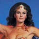 Lynda Carter como a Mulher-Maravilha, que interpretou na série de TV de 1975 a 1979 - Divulgação