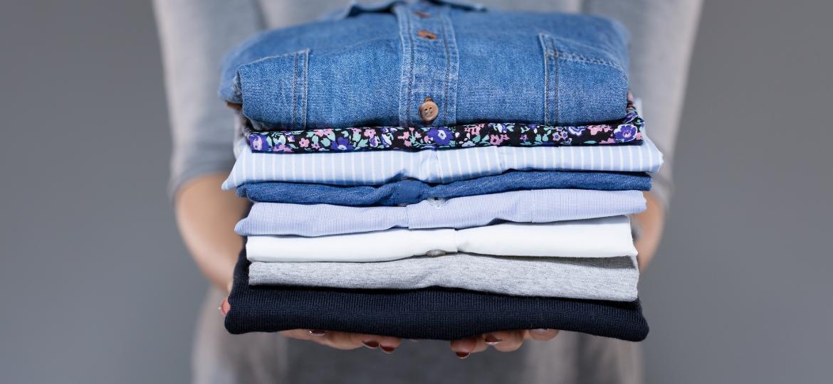 Nem toda roupa deve ser dobrada; veja a forma correta de guardar no armário - Getty Images