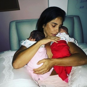 Ivete Sangalo com as gêmeas Helena e Marina - Reprodução/Instagram