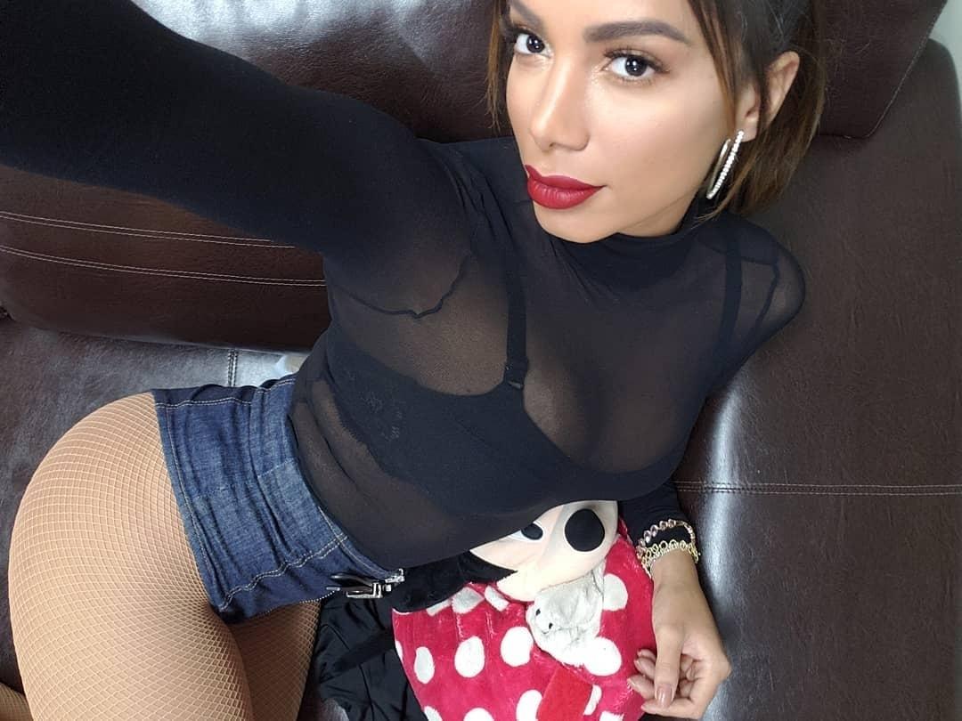 Shorts curtos - Anitta - Reprodução/Instagram