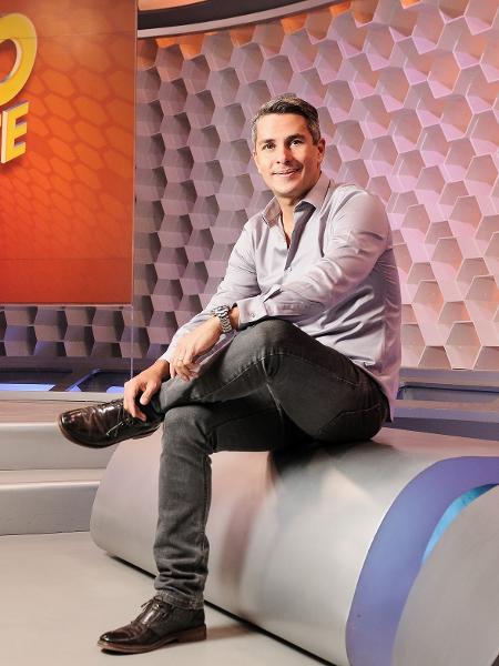 Ivan Moré no estúdio do "Globo Esporte", em 2015 - Ramón Vasconcelos/TV Globo