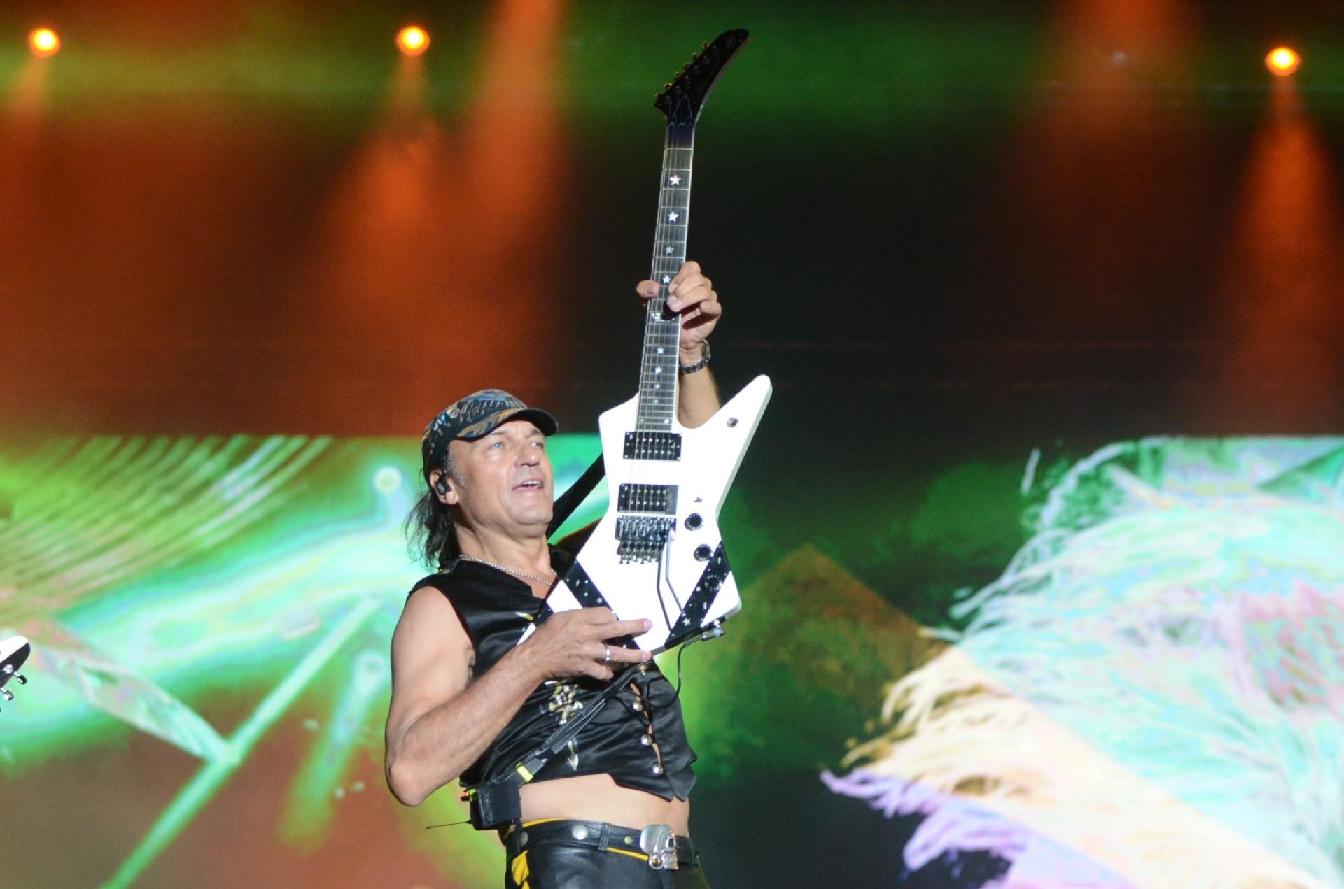 Matthias Jabs, guitarrista do Scorpions, em show no Rock in Rio - Adriano Ishibashi/FramePhoto/Estadão Conteúdo
