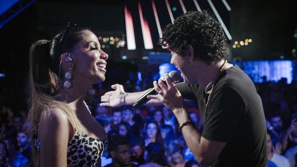 No ensaio do "Bloco da Anitta", neste domingo (12), a cantora se apresentou ao lado de Jorge Vercilo - Lucas Allegretto