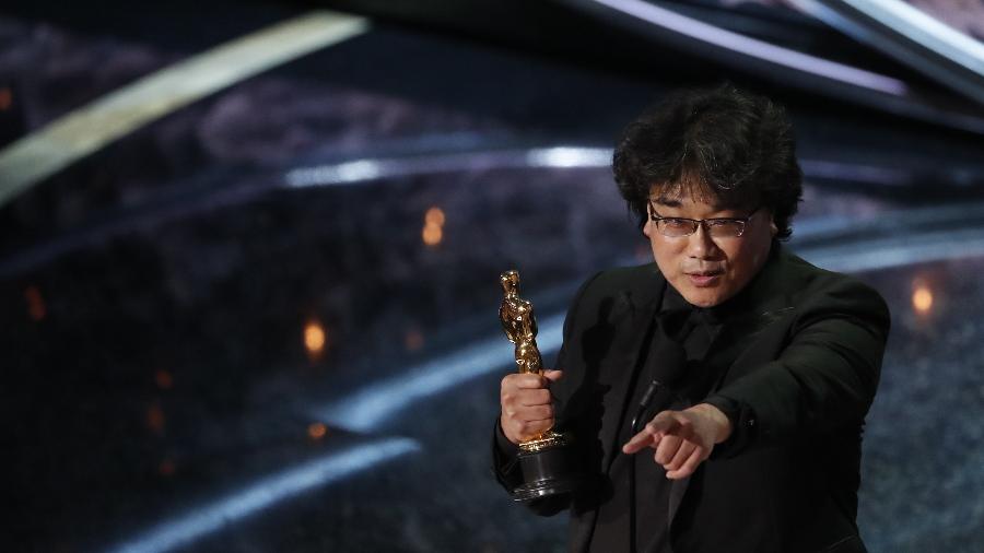 Diretor Bong Joon Ho recebe o Oscar de melhor filme internacional por "Parasita" - REUTERS/Mario Anzuoni