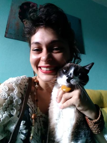 Gerana Teixeira and Cecilia the cat, 13 years old - Personal Archive - Personal Archive