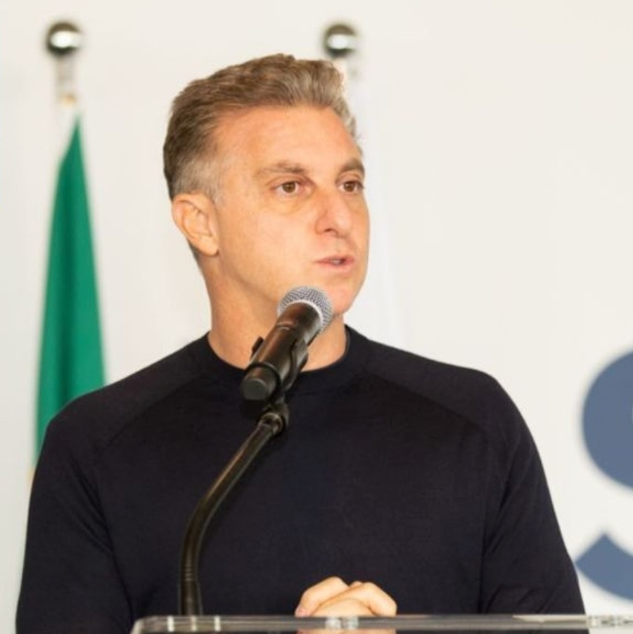 PAI DA GÍRIA BALADA, LUCIANO HUCK ADMITE PODER SER PRESIDENCIÁVEL