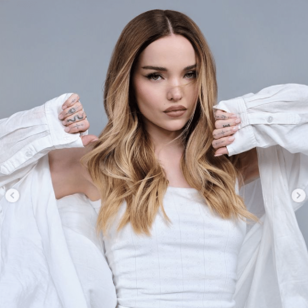 女性情報誌 GLASS Winter 2020 Issue44 Dove Cameron Dove Cameron publica foto de topless e ganha elogios de seguidores