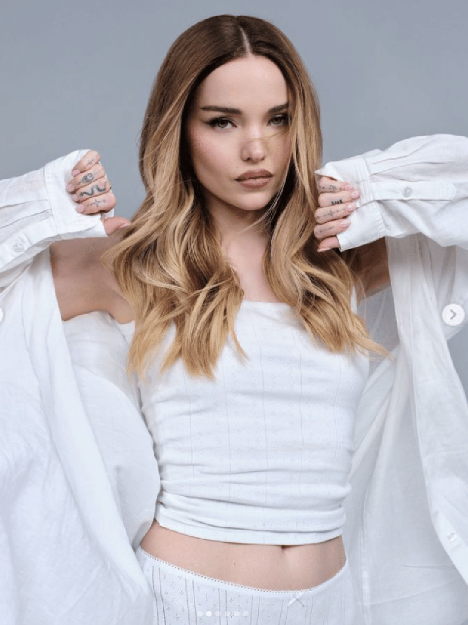 女性情報誌 GLASS Winter 2020 Issue44 Dove Cameron Dove Cameron publica foto de topless e ganha elogios de seguidores