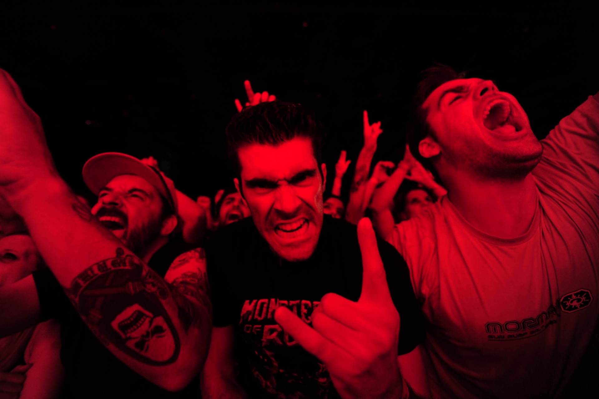 24.set.2015 - Fãs lotam o Espaço das Américas, em São Paulo, para acompanhar o show da banda Faith No More - Junior Lago/UOL