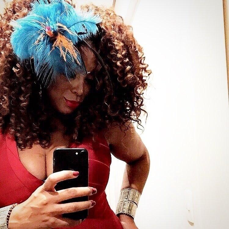 Paula Lima fez até selfie do adorno para cabeça - Reprodução/Instagram