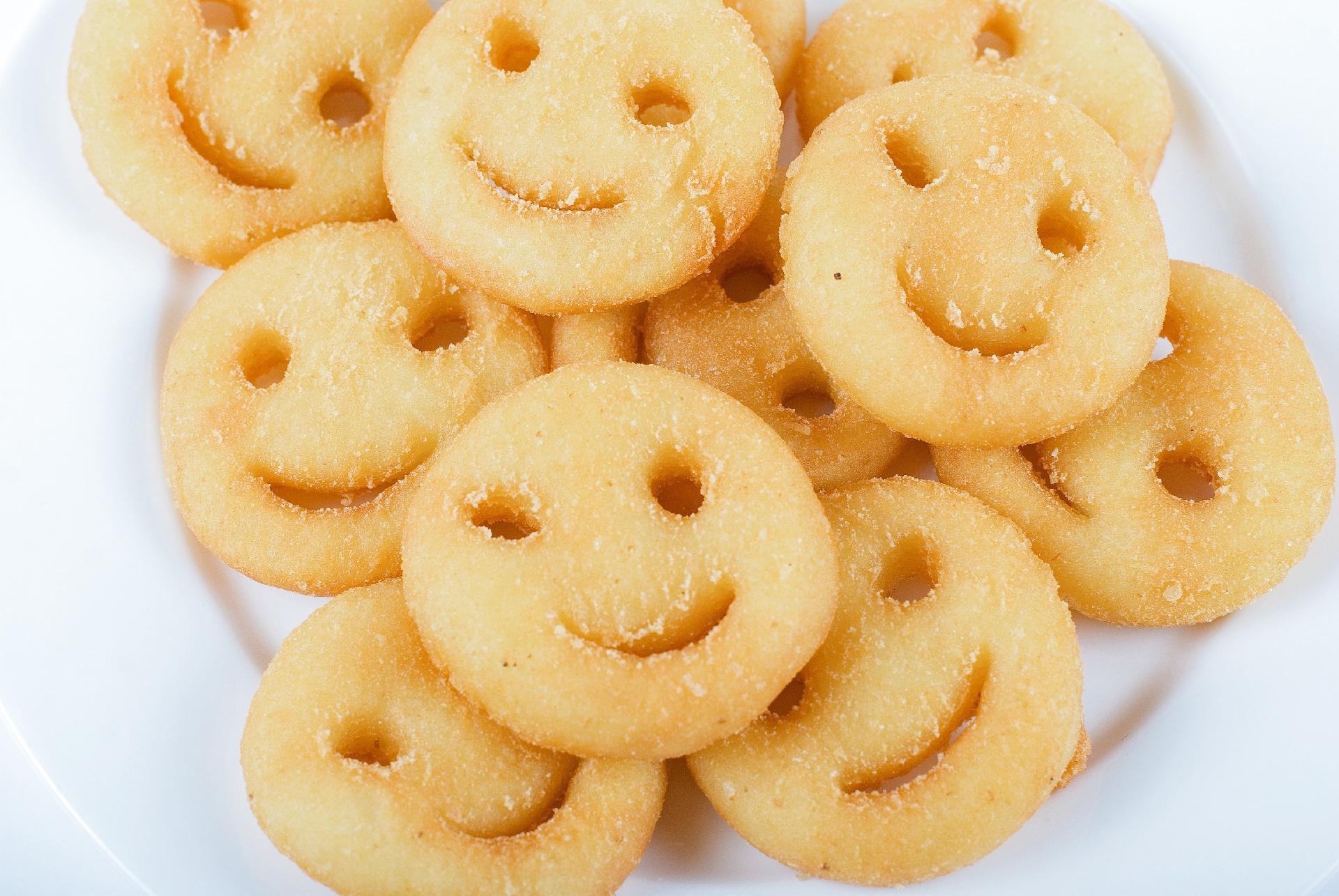 Batatas frita pronta; batata smile; fritura - Getty Images