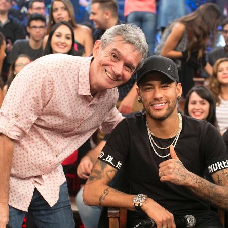 Neymar e Serginho Groisman se divertiram nos bastidores da gravação do programa - Divulgação/TVGlobo/Rogério Fernandes - Divulgação/TVGlobo/Rogério Fernandes