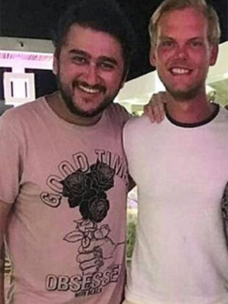 O DJ Maitrai Joshi publicou uma foto com Avicii nesta semana no resort - Reprodução/Instagram - Reprodução/Instagram