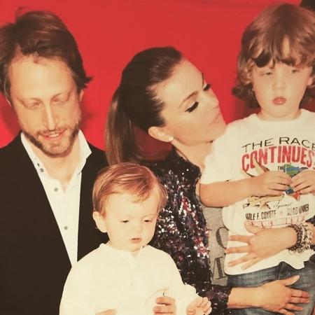 Simone Abdelnour e Bruno Garfinkel ao lado dos filhos - Reprodução/Instagram - Reprodução/Instagram